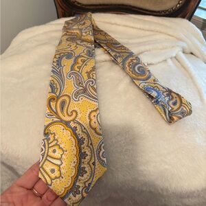 Geoffrey Beene Yellow and Blue Paisley Tie